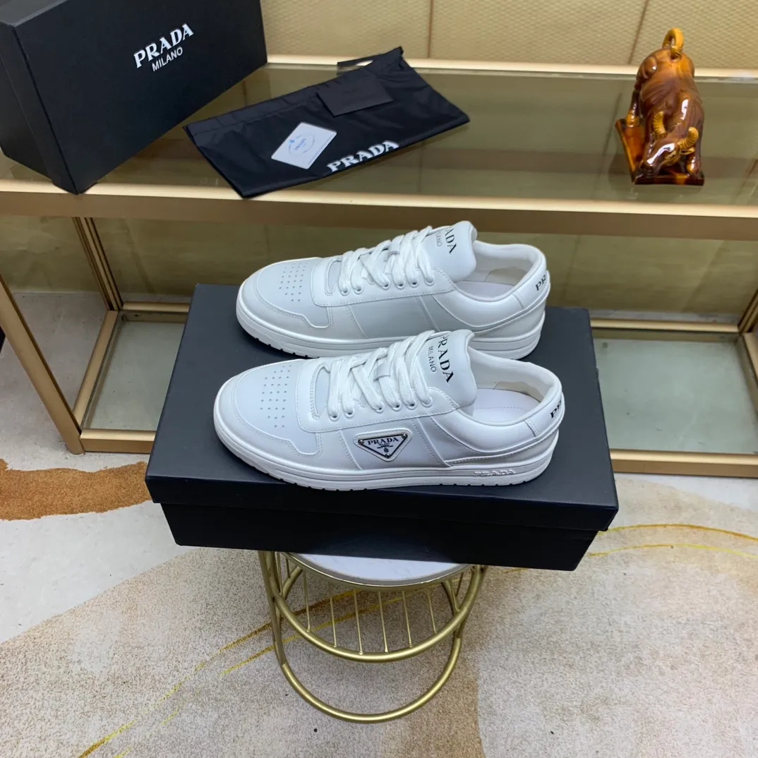 💰660.巜PRADA》Prada: Top 🔝purchasing agent🔍🔍The latest men’s counters are on sale simultaneously, high-quality original calfskin imported from Italy 🇮🇹. Brand logo* (prominent·high-end·noble·class·) exquisite workmanship (imported from Italy🇮🇹 Sole: Original sole provided by the original factory, ⚠️exclusive double-layer activity, TPR rubber, combination outsole; super comfortable, wear-resistant, non-slip, environmentally friendly🌳🌳🌳, real shot🎬The real thing is more beautiful🔍🔍 (high quality, follow the order) code number 38 to 44 (.45 customized)